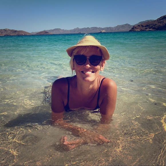 Meet your Posher, Kasia 💁‍♀️ - Picture 3 of 8